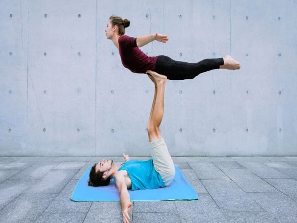 Yoga acro là gì, những lợi ích mà Yoga Acro mang lại