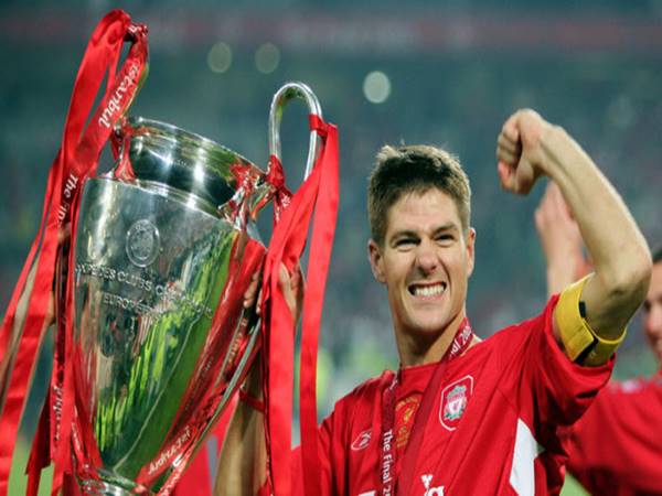 Tiền đạo Liverpool xuất sắc nhất mọi thời đại - Steven Gerrard  