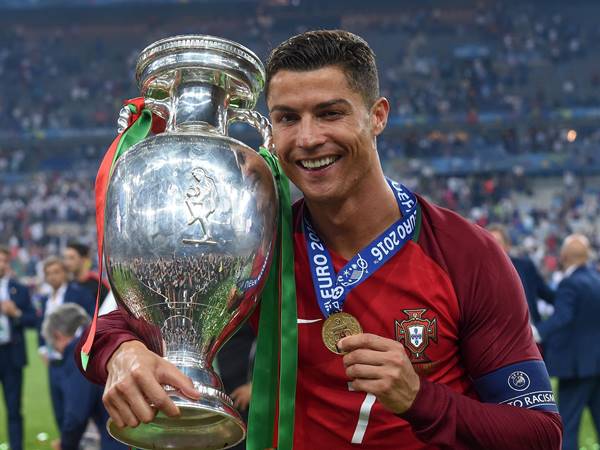 Ronaldo còn thiếu danh hiệu nào trong bộ sưu tập?