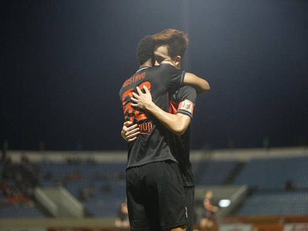 Gustavo Henrique ngôi sao sáng trên hàng công