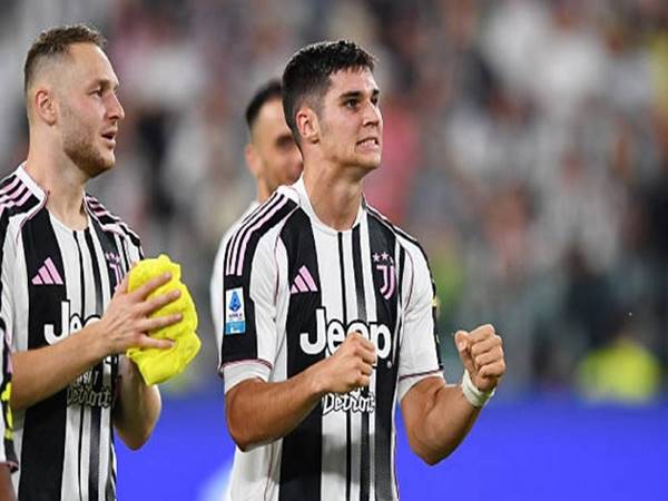 Bóng đá Italia: Juventus thắng hú vía trước Inter Milan