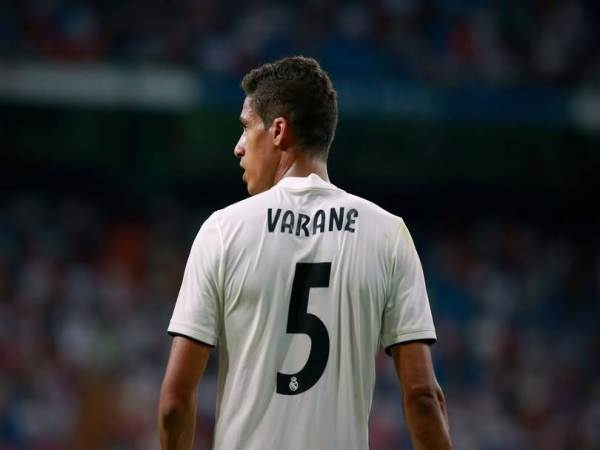 Số áo Varane qua từng thời kỳ từ Real Madrid đến MU